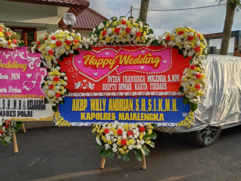 Karangan bunga happy wedding dan selamat dan sukses - toko bunga kuningan